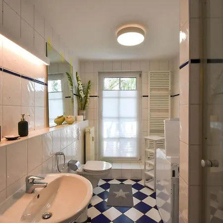 Penthouse Fuer 2 Bis 3 Personen Mit Herrlichen Blick Ueber Ostseebad * Binz