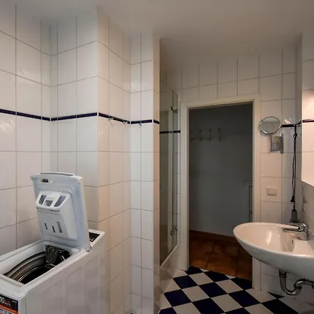 Penthouse Fuer 2 Bis 3 Personen Mit Herrlichen Blick Ueber Ostseebad Lägenhet Binz