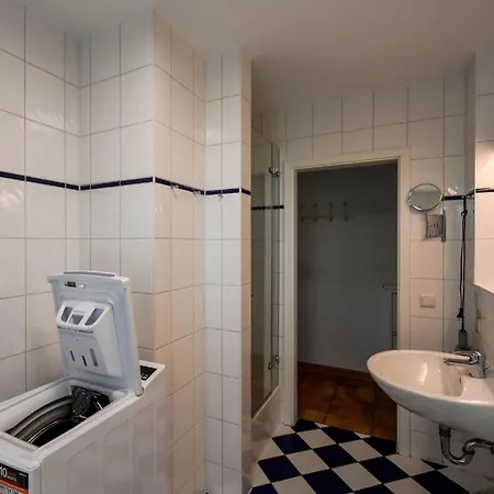 Penthouse Fuer 2 Bis 3 Personen Mit Herrlichen Blick Ueber Ostseebad Lägenhet Binz